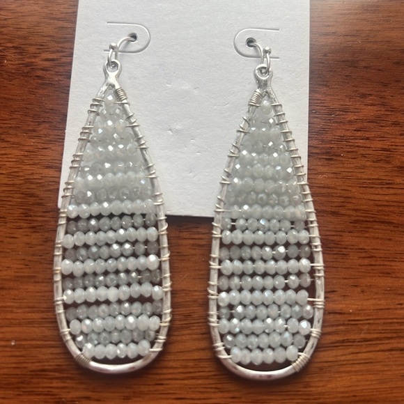 NWT Marlyn Schiff Beaded Teardrop Earrings - Picture 4 of 5